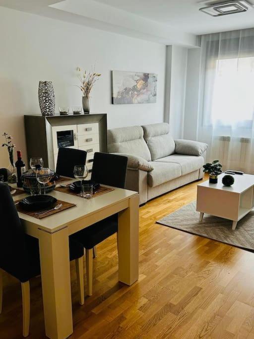 Studio 14 + Garaje Incluido. Nuevo, Elegante, Acogedor. Haro Εξωτερικό φωτογραφία