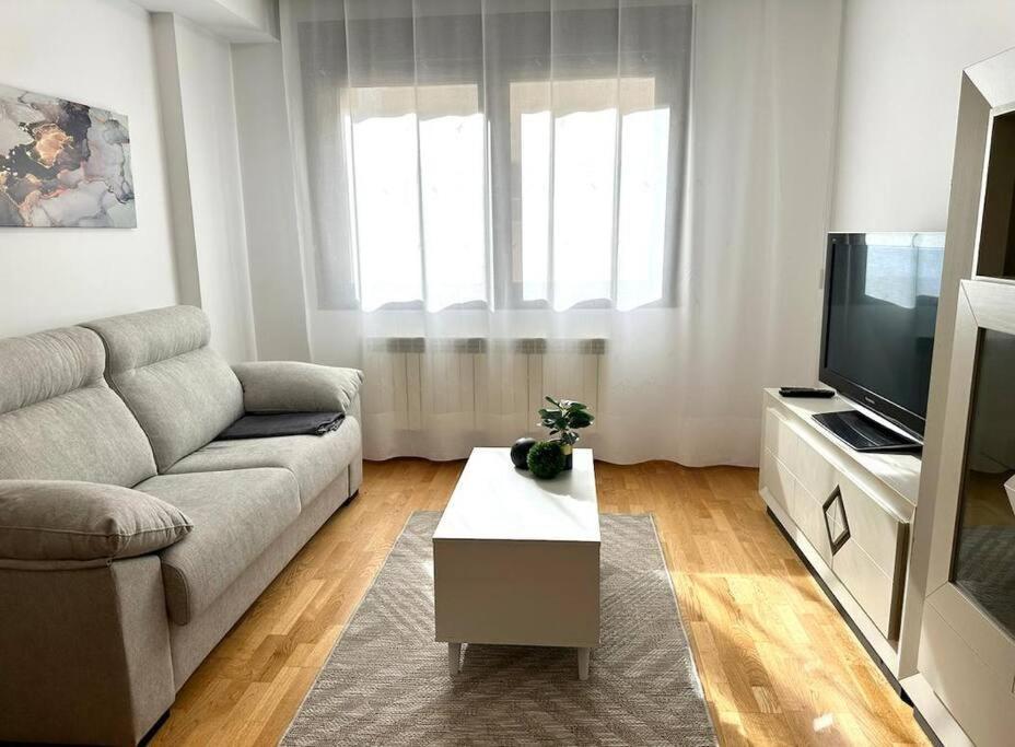 Studio 14 + Garaje Incluido. Nuevo, Elegante, Acogedor. Haro Εξωτερικό φωτογραφία